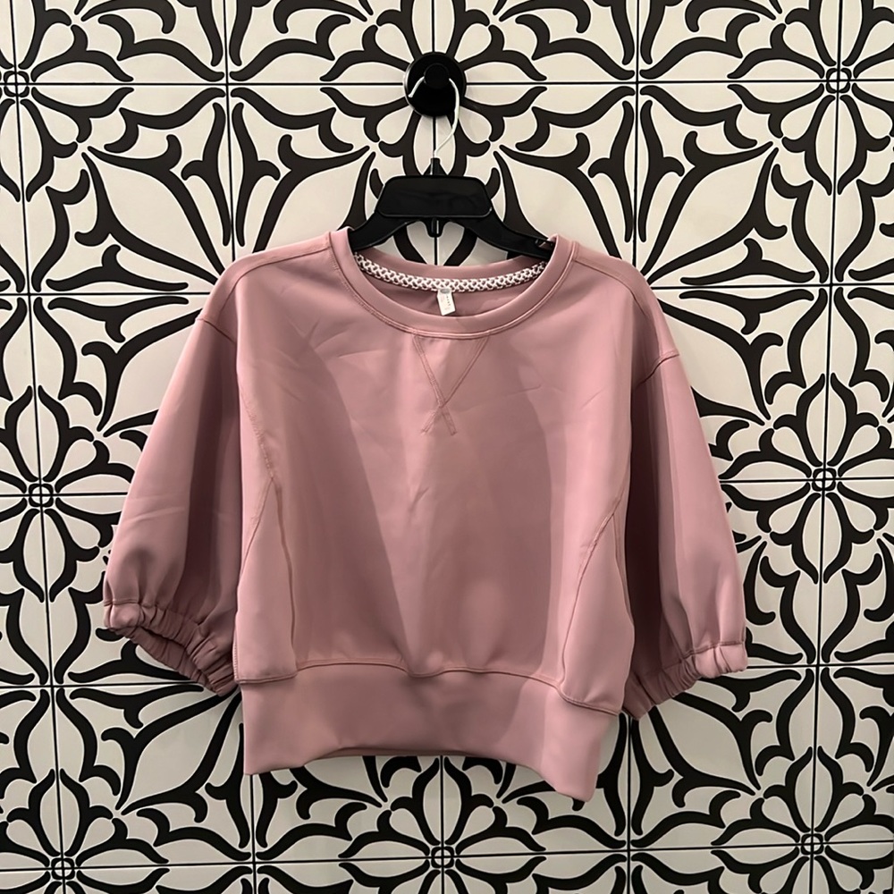 Free People Movement bubble sleeve top size XS, excellent condition.